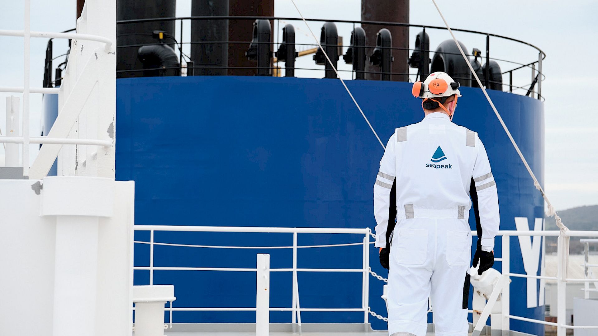 Seapeak worker standing on vessel